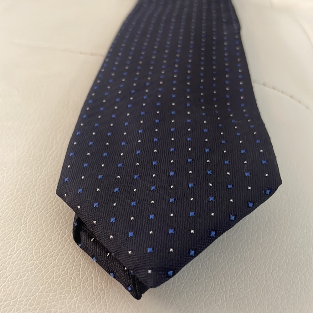 Hugo Boss Tie - Picture 2 of 5